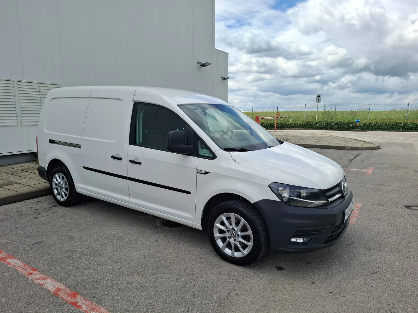 VW Caddy 2.0tdi Face Lift MAXI  - изображение 2