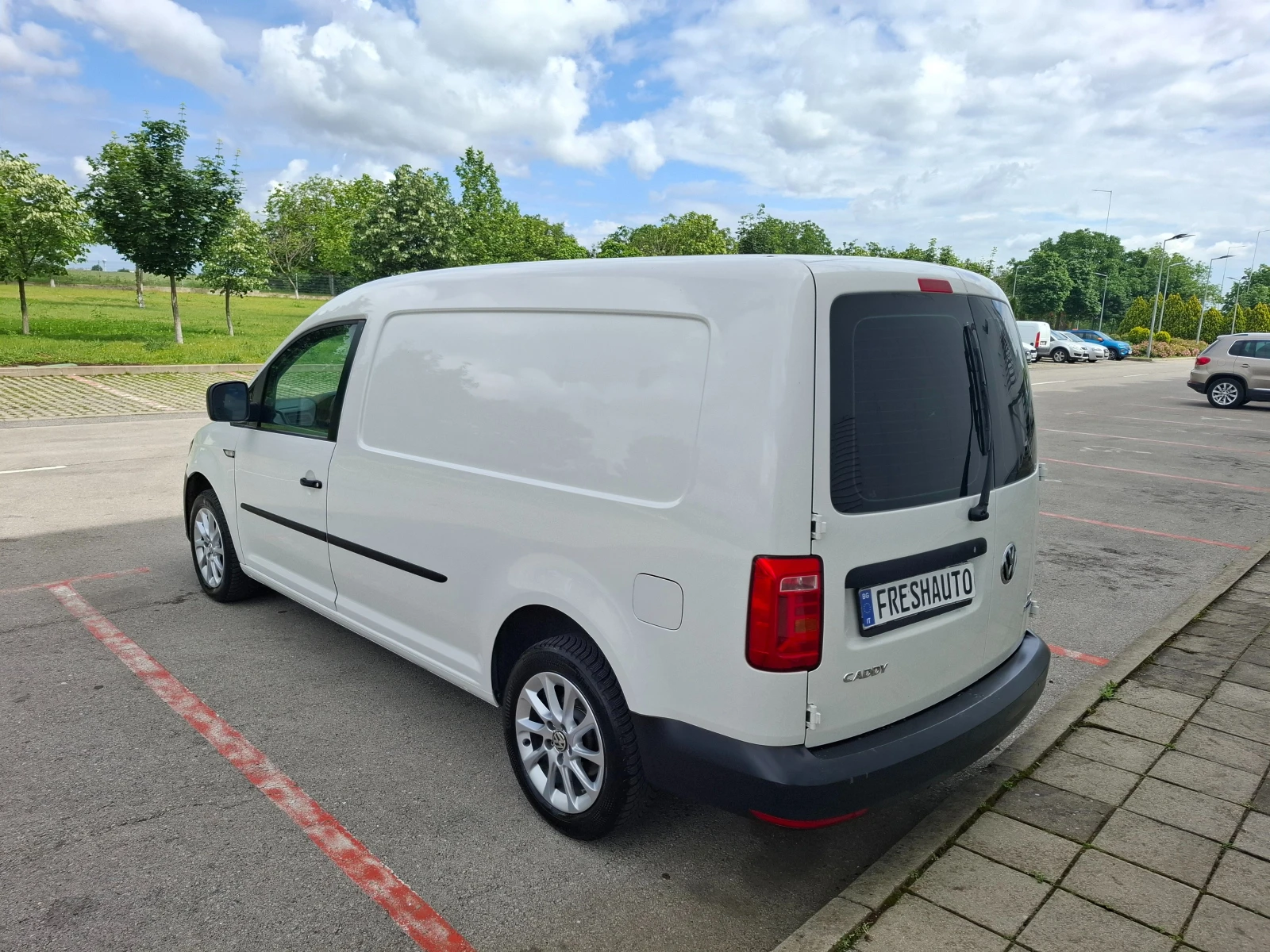 VW Caddy 2.0tdi Face Lift MAXI  - изображение 4