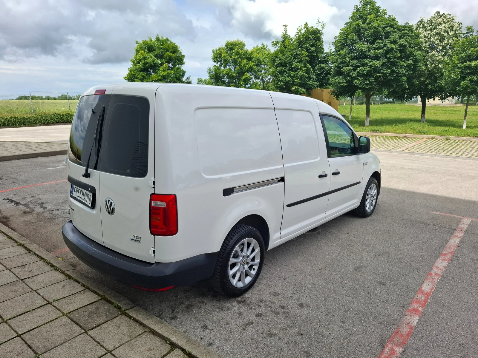 VW Caddy 2.0tdi Face Lift MAXI  - изображение 5