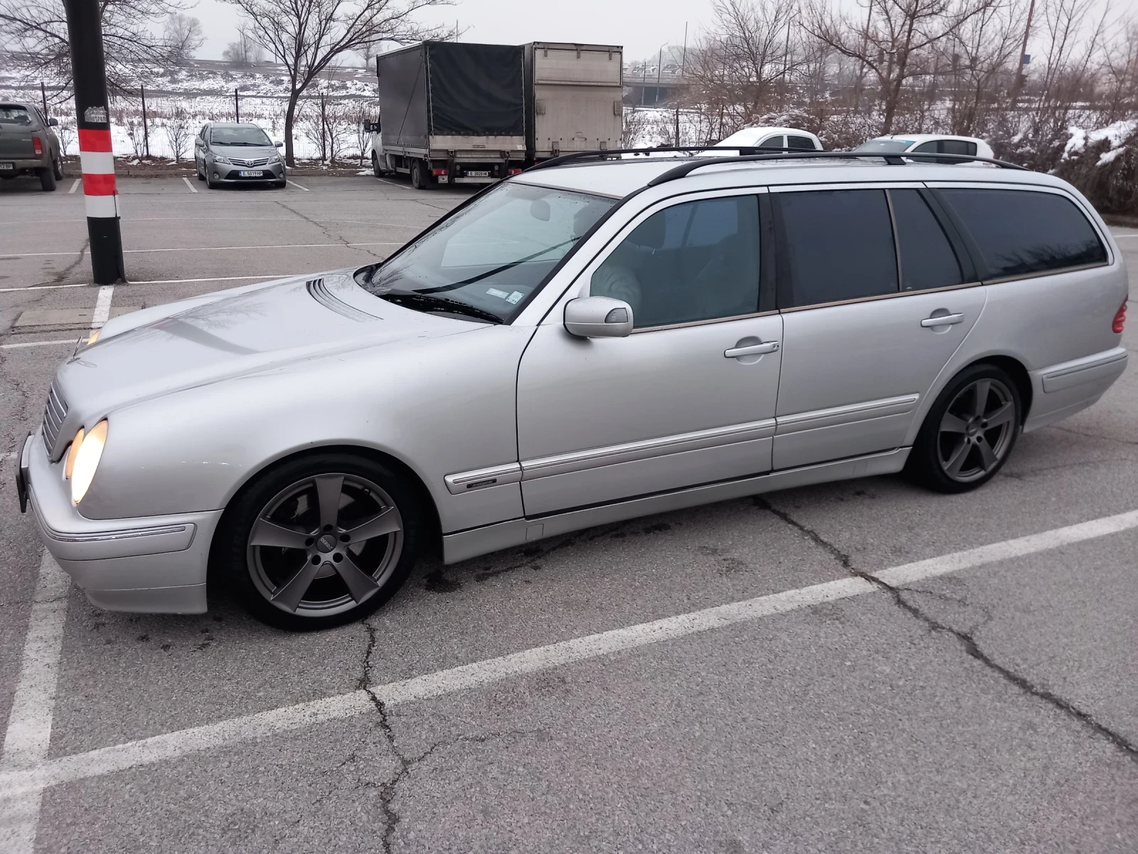 Mercedes-Benz E 270  - изображение 10