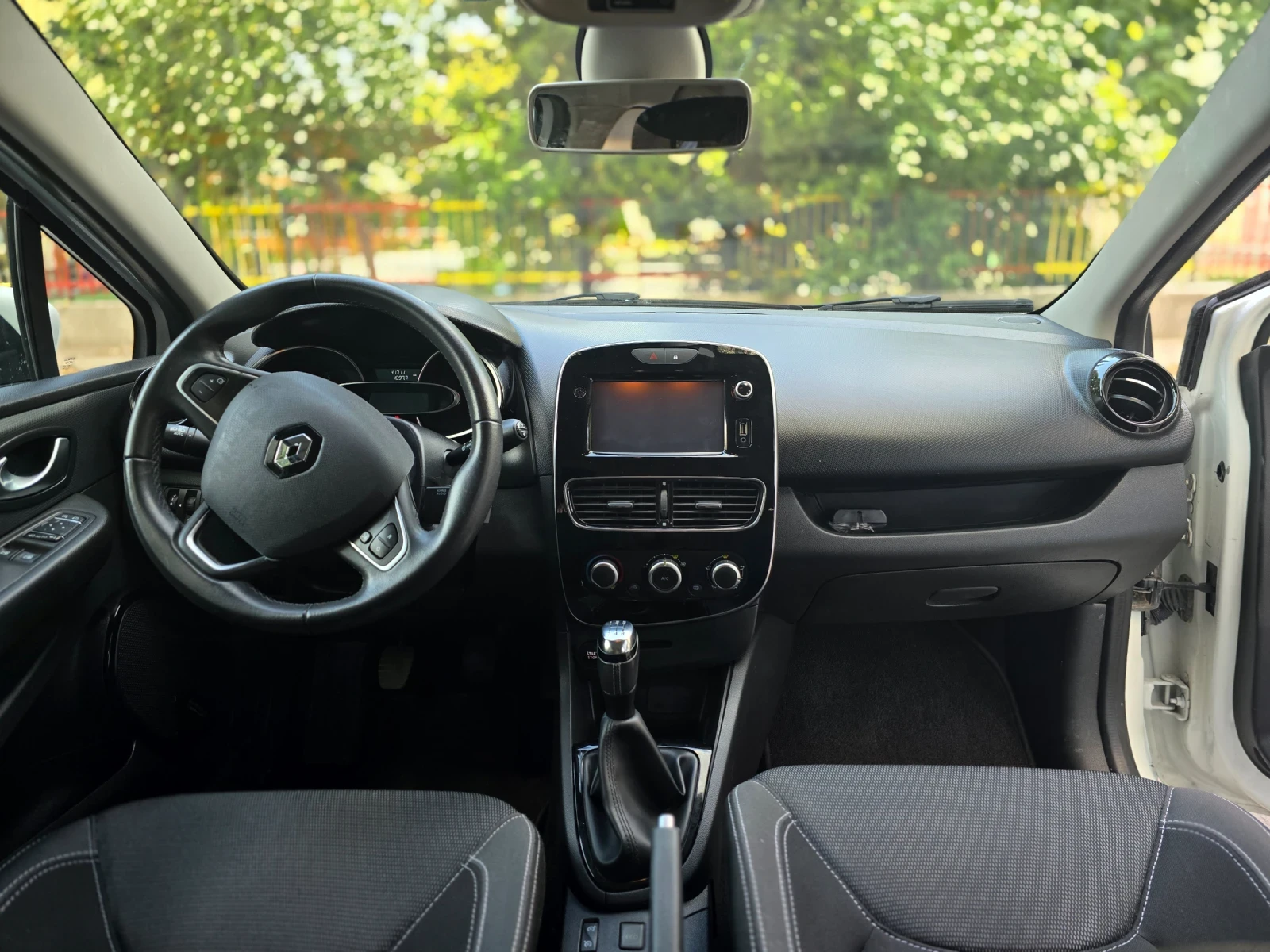 Renault Clio 0.9 Facelift - изображение 8