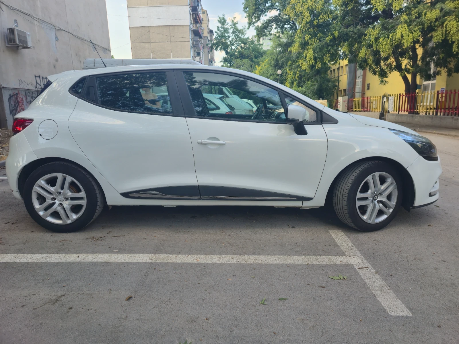Renault Clio 0.9 Facelift - изображение 6