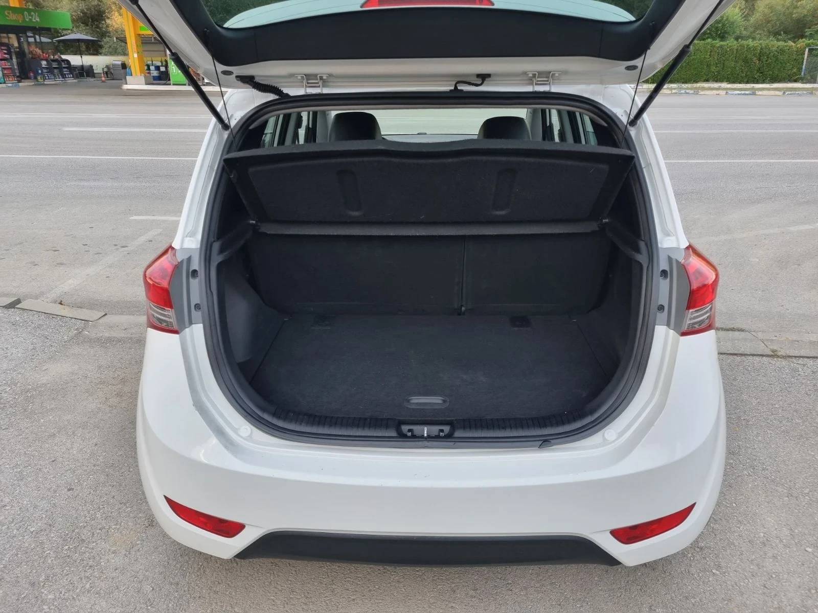 Hyundai Ix20 1.6i ШВЕЙЦАРИЯ - изображение 6