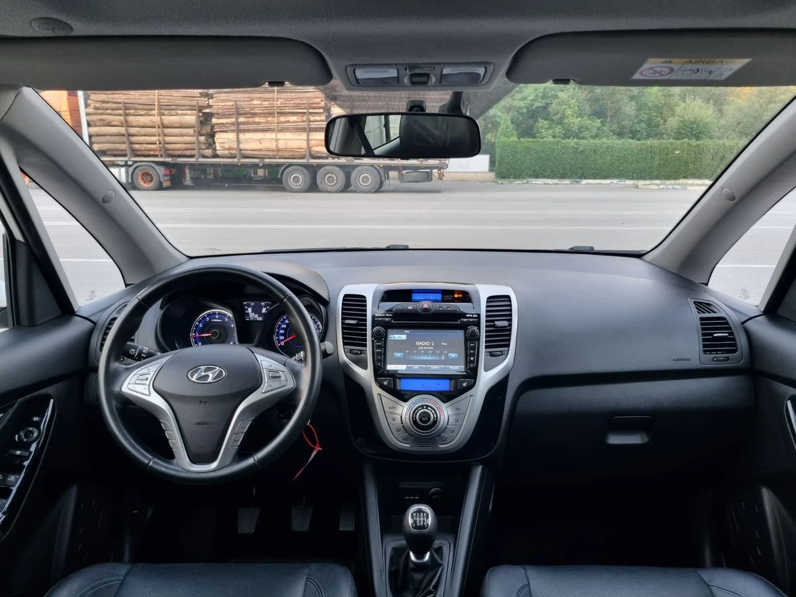 Hyundai Ix20 1.6i ШВЕЙЦАРИЯ - изображение 9