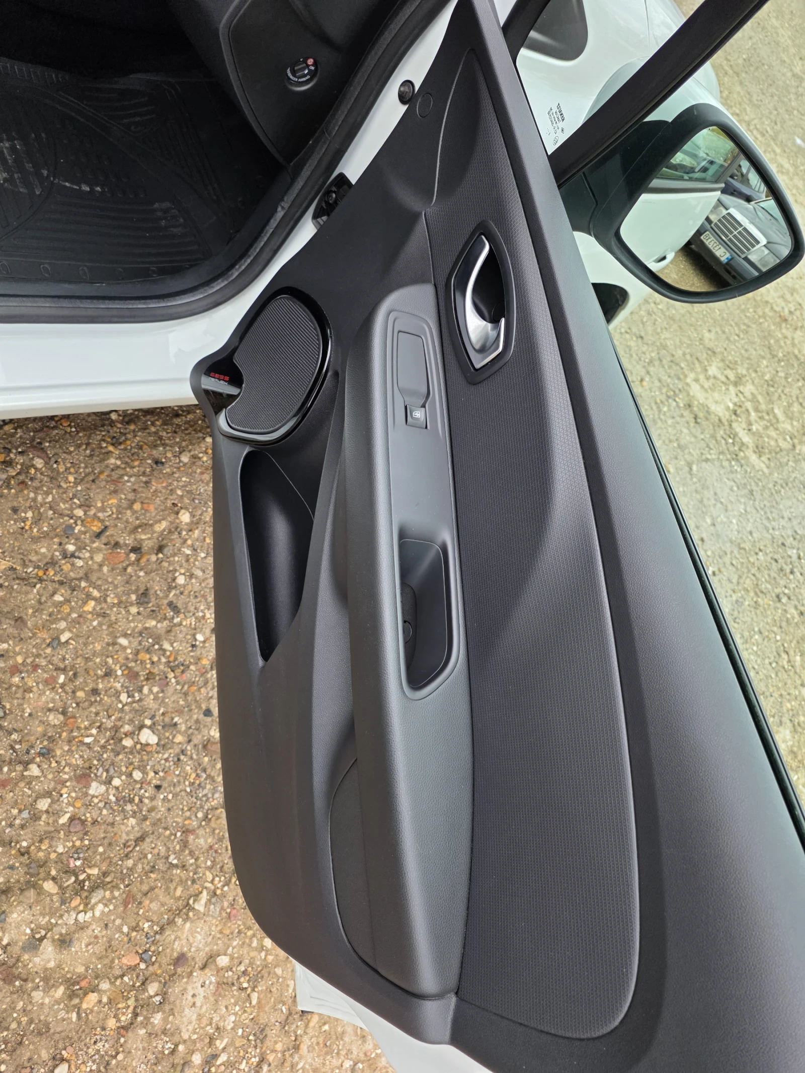 Renault Clio Комби - изображение 6