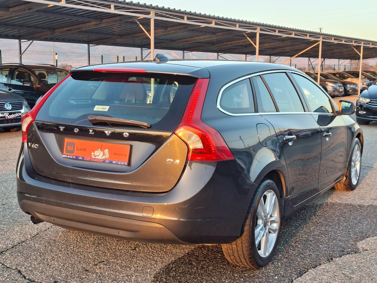 Volvo V60 2, 0 D4 Summum Geartronic - изображение 5