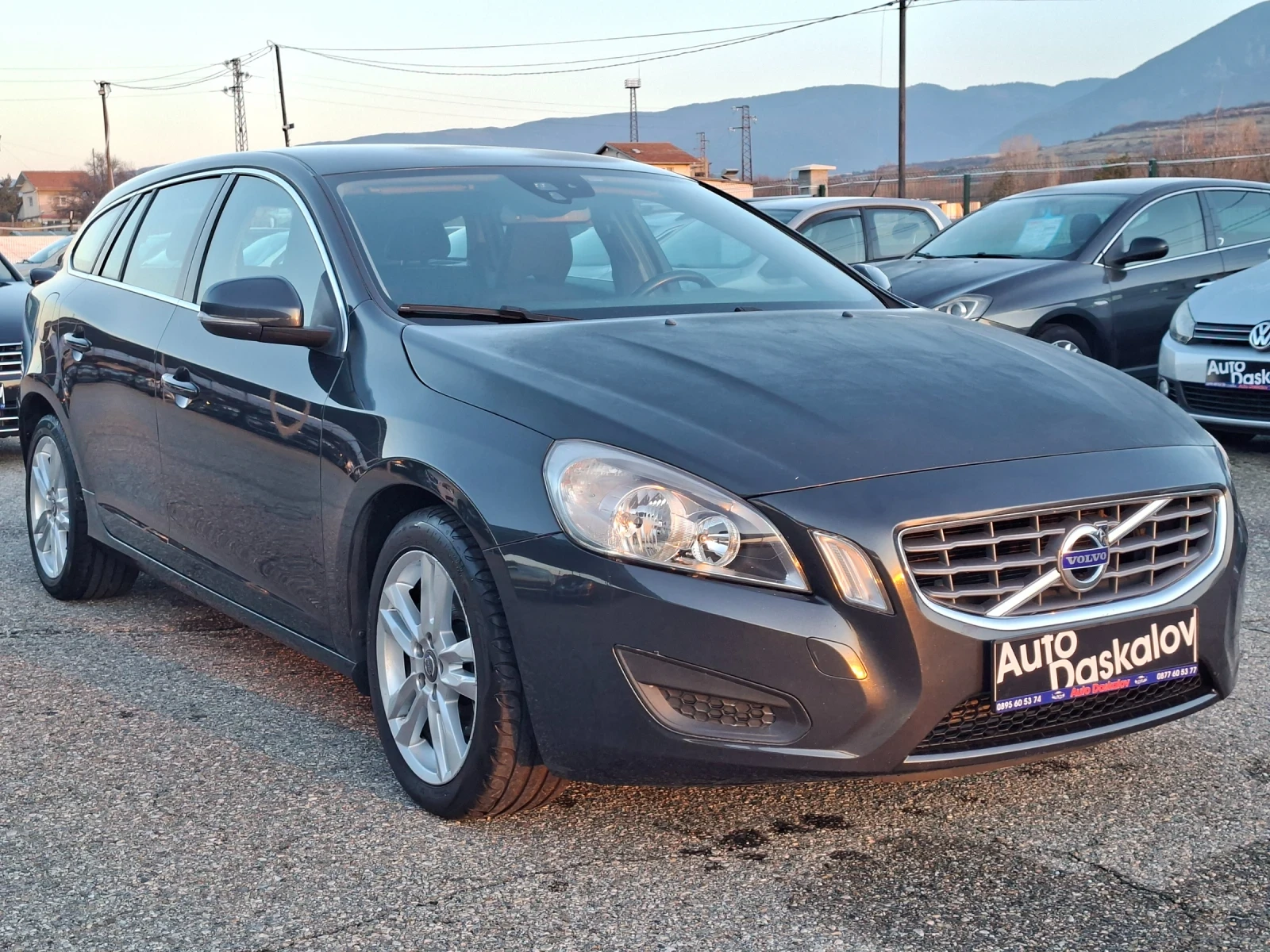 Volvo V60 2, 0 D4 Summum Geartronic - изображение 3
