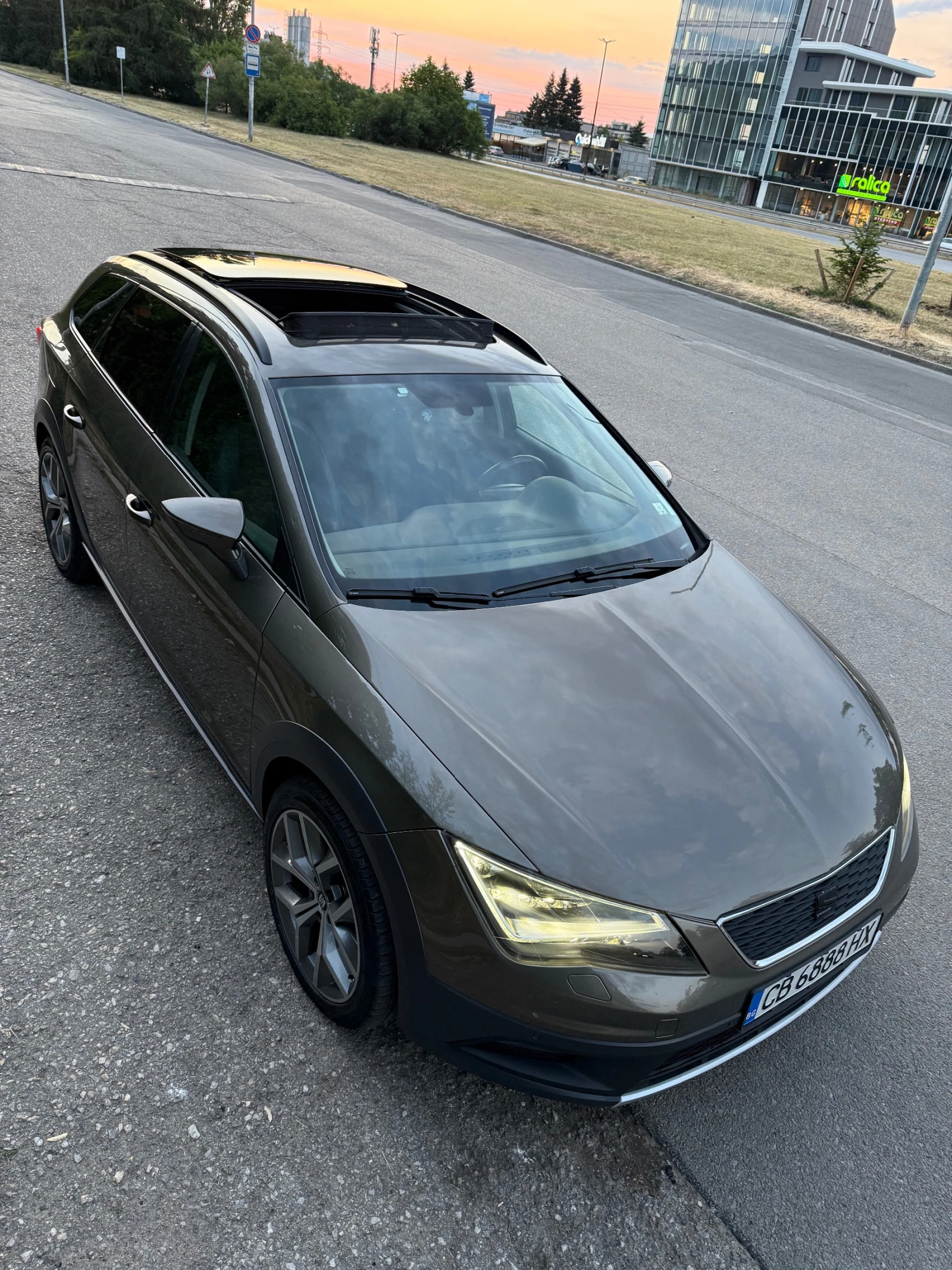 Seat Leon X-Perience, снимка 4 - Автомобили и джипове - 53737312