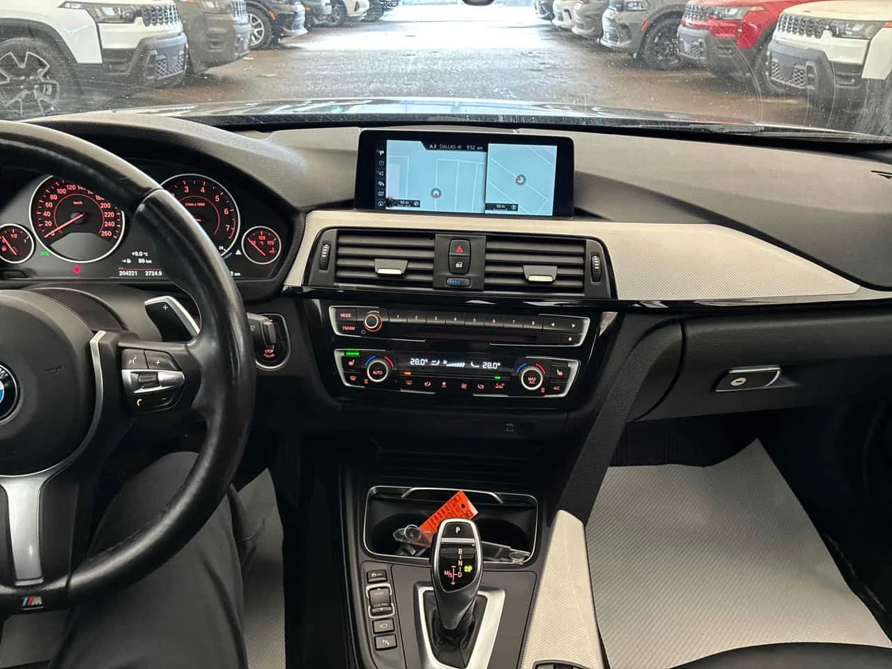 BMW 330 * xDrive * М ПАКЕТ * ПОДГРЕВ * ШИБИДАХ * КАМЕРА * , снимка 8 - Автомобили и джипове - 53879802