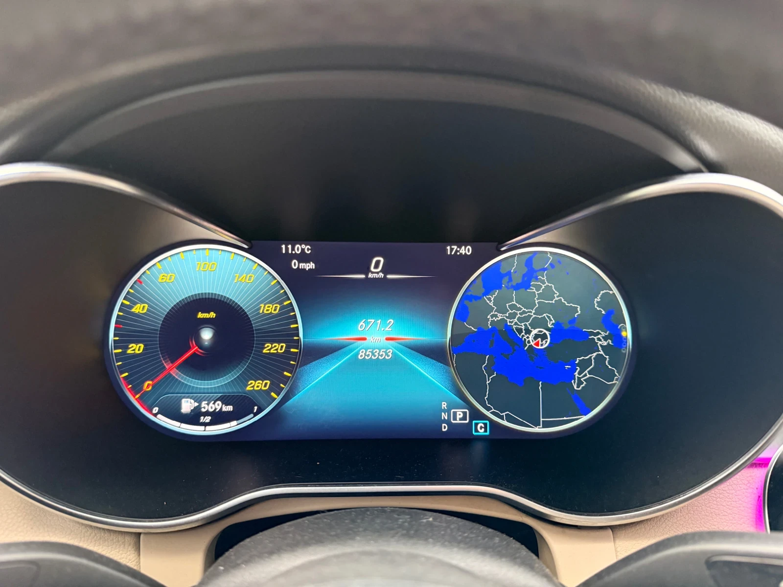 Mercedes-Benz C 300 AMG Line Virtual Cockpit MULTIBEAM 4Matic, снимка 15 - Автомобили и джипове - 53966497