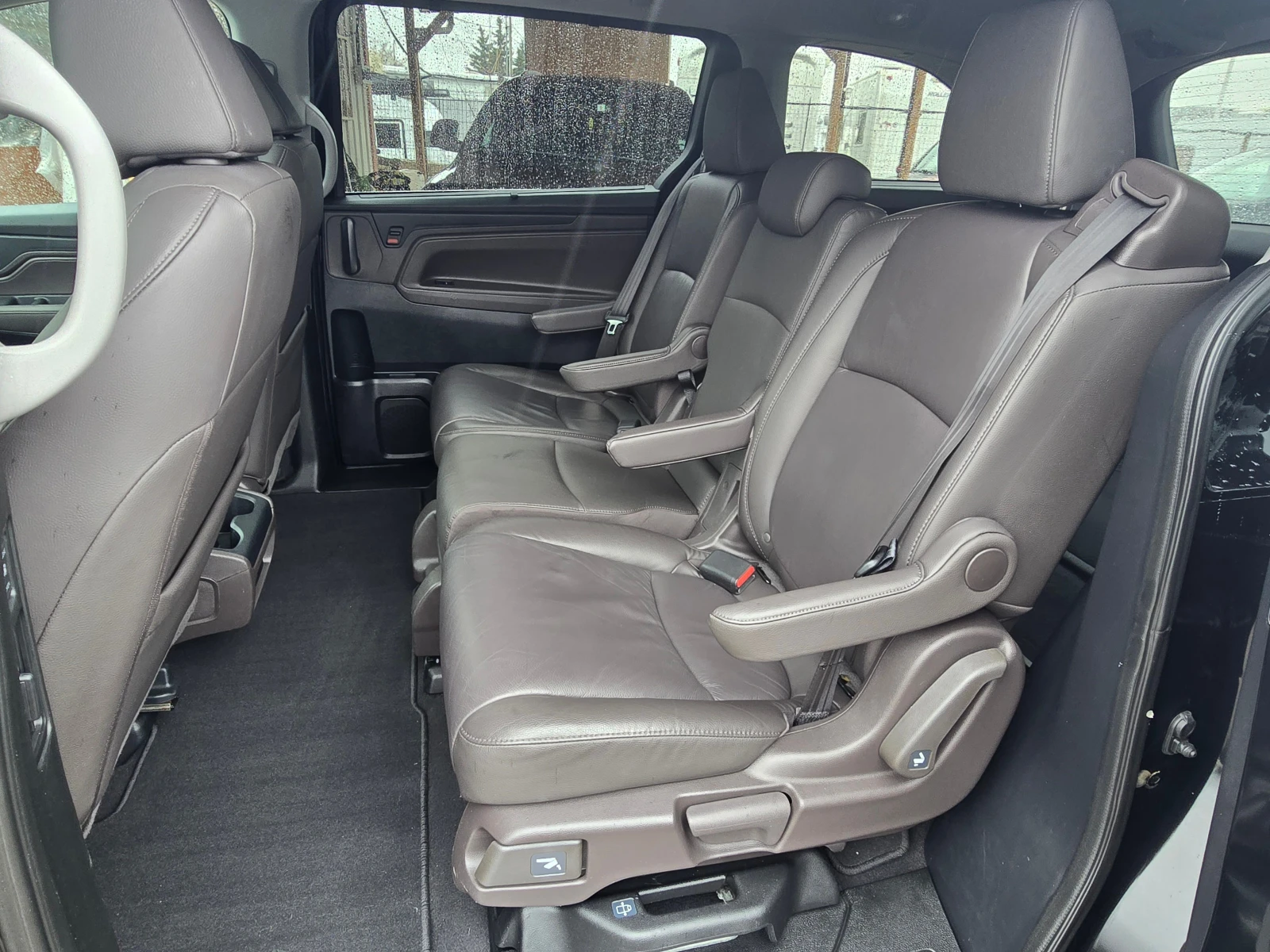 Honda Odyssey 3.5i-v6/Газ/Авт./Кожа/6+ 1/Лизинг, снимка 12 - Автомобили и джипове - 54480866