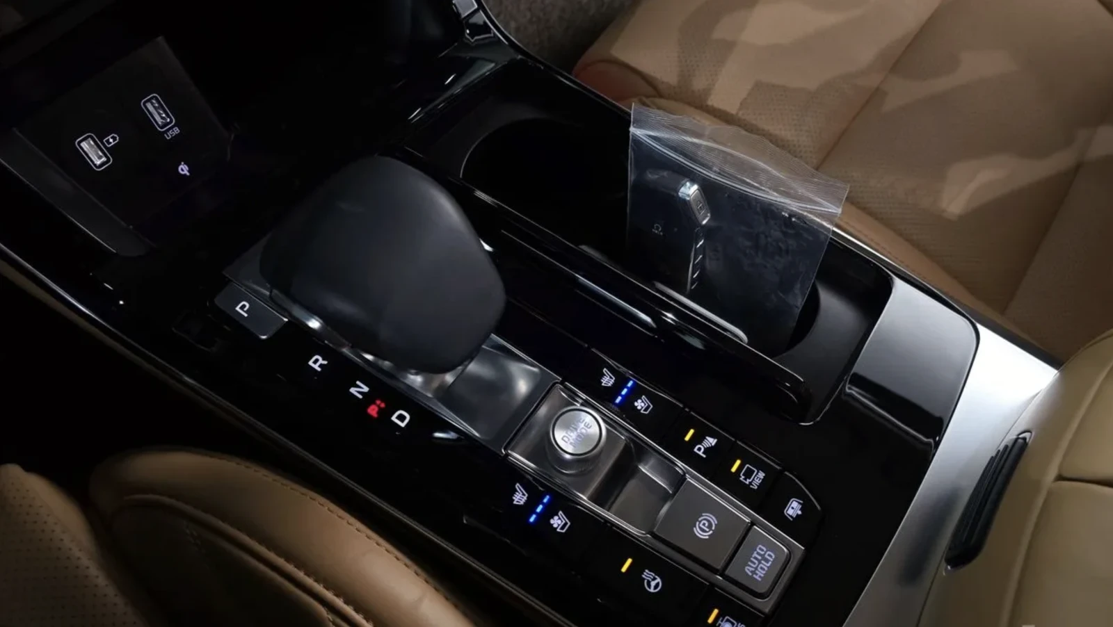 Kia K7 2.4 HYBRID / KRELL МУЗИКА / 360 КАМЕРИ/ ОБДУХВАНЕ , снимка 13 - Автомобили и джипове - 54751756