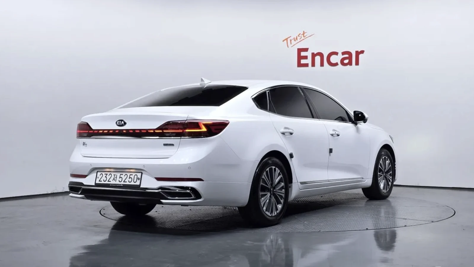 Kia K7 2.4 HYBRID / KRELL МУЗИКА / 360 КАМЕРИ/ ОБДУХВАНЕ , снимка 2 - Автомобили и джипове - 54751756