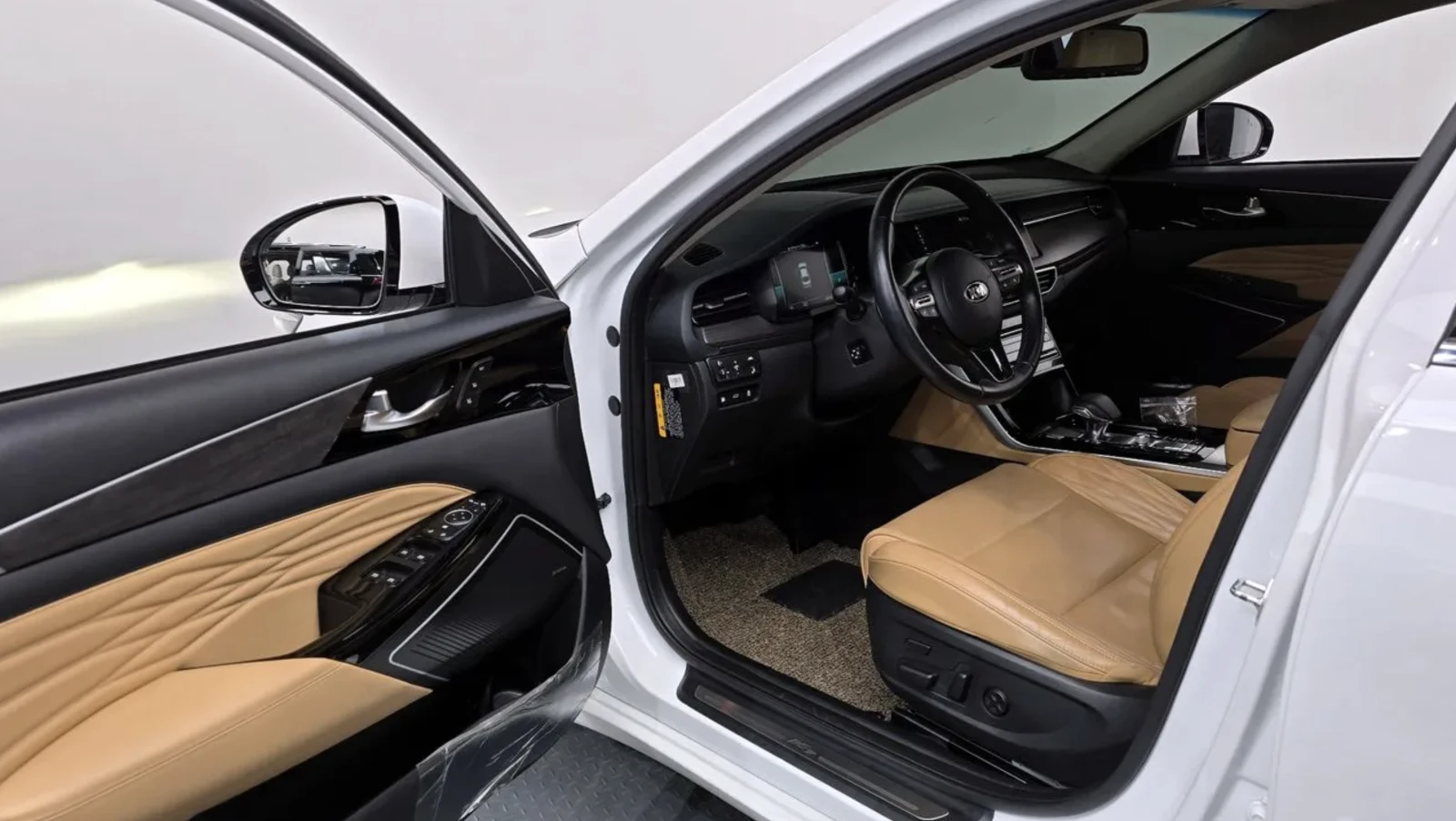 Kia K7 2.4 HYBRID / KRELL МУЗИКА / 360 КАМЕРИ/ ОБДУХВАНЕ , снимка 6 - Автомобили и джипове - 54751756