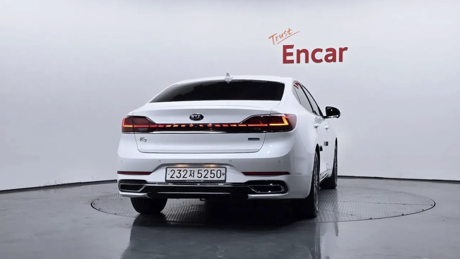 Kia K7 2.4 HYBRID / KRELL МУЗИКА / 360 КАМЕРИ/ ОБДУХВАНЕ , снимка 4 - Автомобили и джипове - 54751756