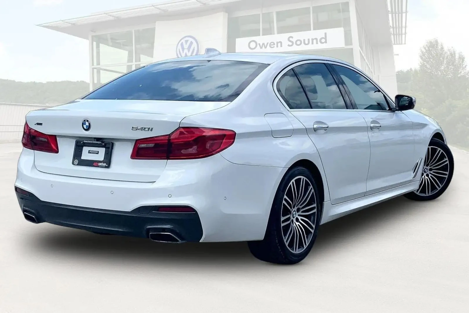 BMW 540 xDrive* M PACK* 360* HUD* DISTRO* H/K* ОБДУХВАНЕ, снимка 17 - Автомобили и джипове - 55458764