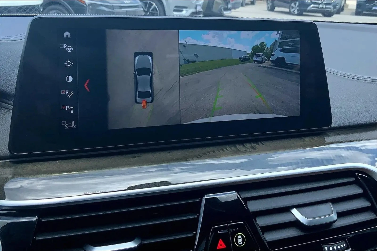 BMW 540 xDrive* M PACK* 360* HUD* DISTRO* H/K* ОБДУХВАНЕ, снимка 6 - Автомобили и джипове - 55458764