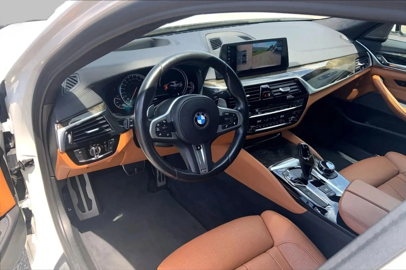 BMW 540 xDrive* M PACK* 360* HUD* DISTRO* H/K* ОБДУХВАНЕ, снимка 2 - Автомобили и джипове - 55458764