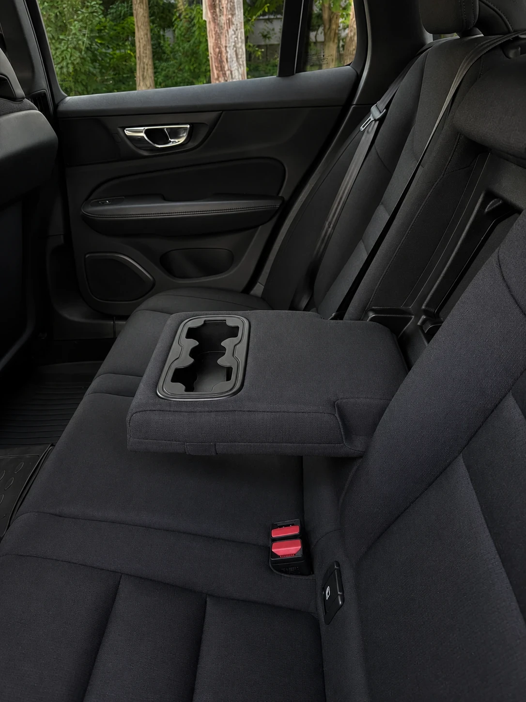 Volvo V60 Cross Country, снимка 6 - Автомобили и джипове - 55465634