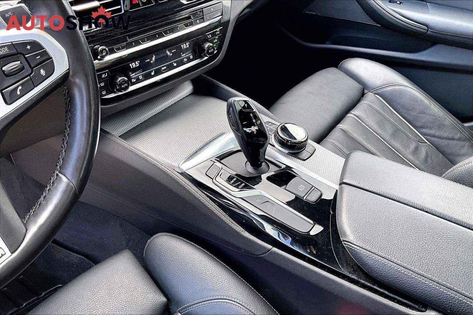 BMW 540 * 540i Premium Pkg | Driver Assist Pkg | Moonroof , снимка 8 - Автомобили и джипове - 56063097