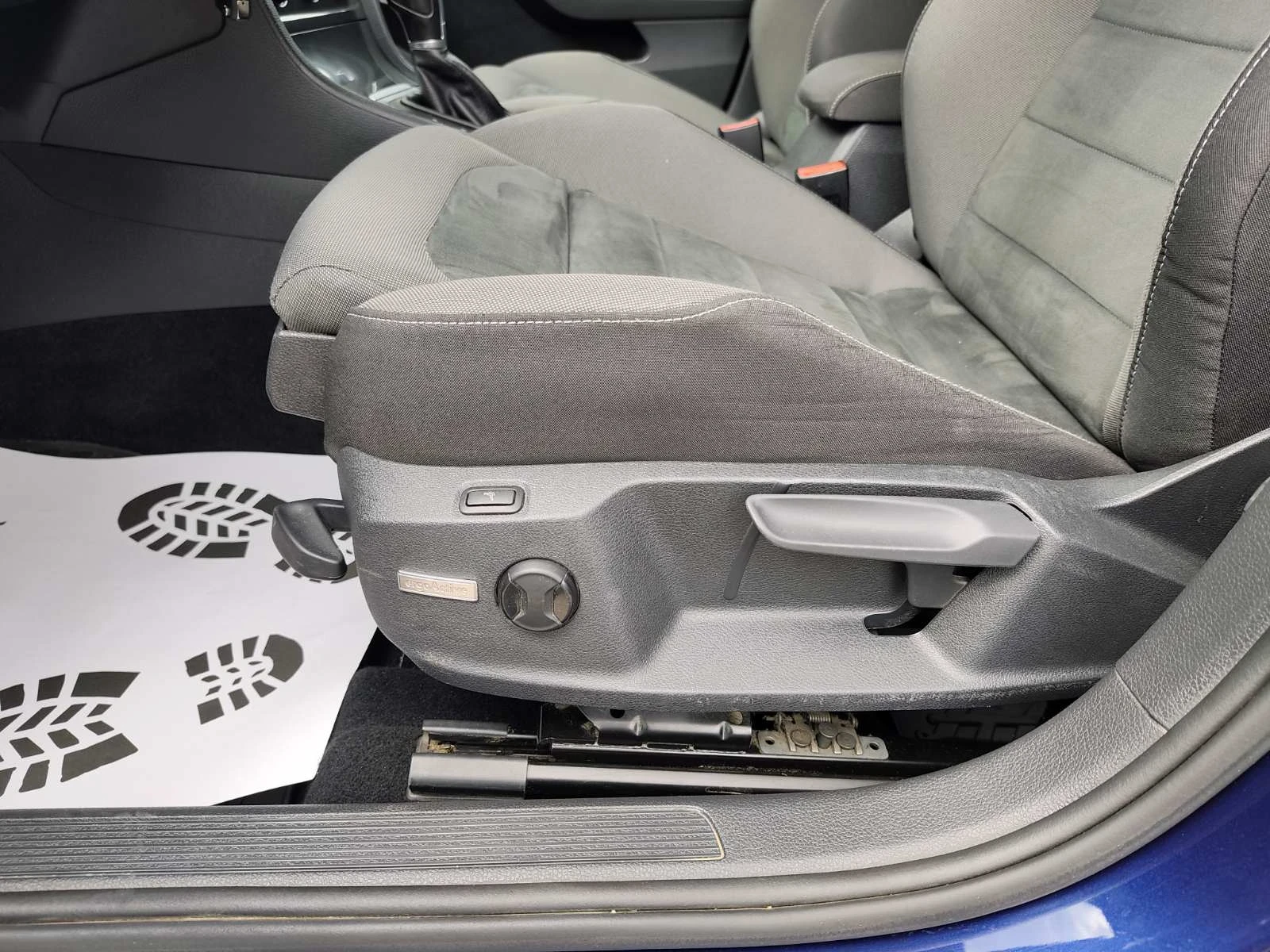 VW Golf 1.6 Tdi 116 kc. E6, снимка 10 - Автомобили и джипове - 56258367