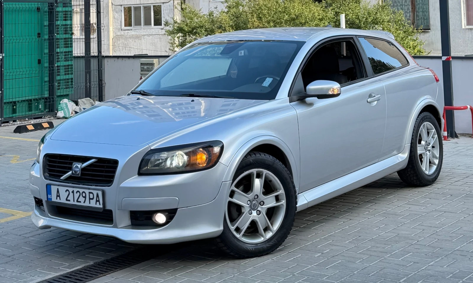 Volvo C30 2.0D 6-скорости 2010г, снимка 2 - Автомобили и джипове - 56337520