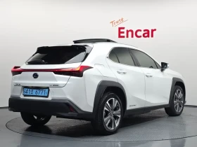 Lexus UX, снимка 2