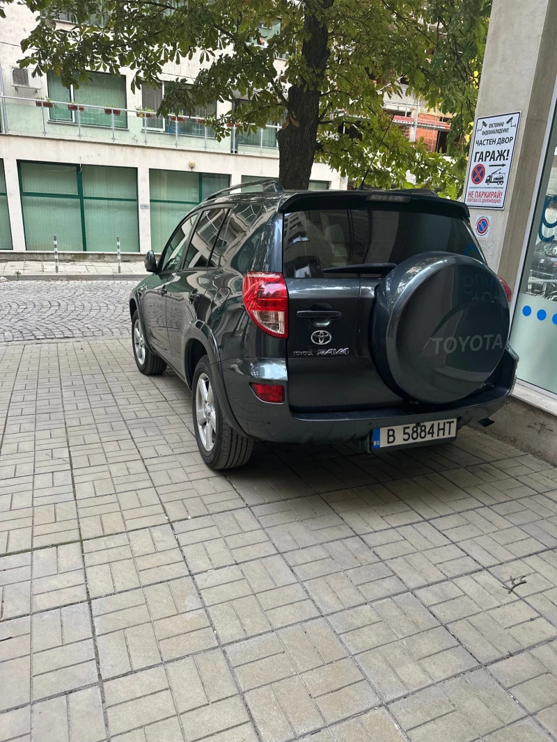 Toyota Rav4, снимка 14 - Автомобили и джипове - 47399281