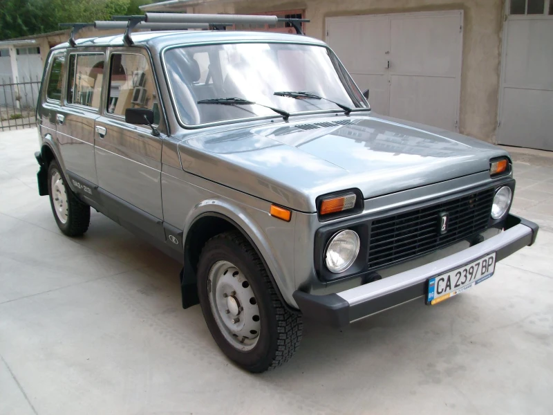 Lada Niva 1.7i 39 000 km 5 vr. KATO NOVA, снимка 3 - Автомобили и джипове - 48603225