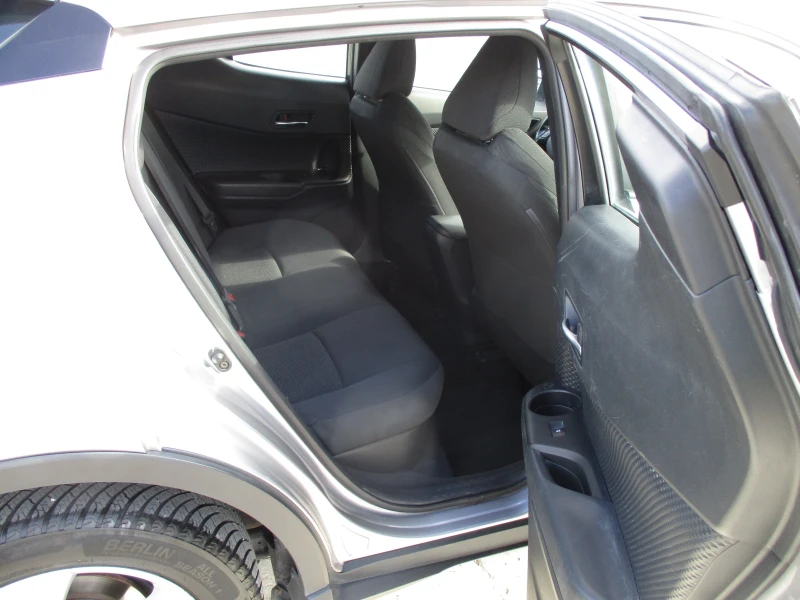 Toyota C-HR 1.8/БЕНЗИН-ХИБРИД/97кс./КАТО НОВА, снимка 15 - Автомобили и джипове - 52010866