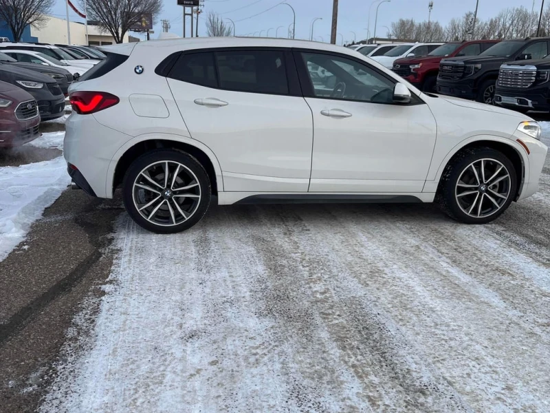 BMW X2 * xDrive28i * CARFAX * БЕЗ ПЪРВОНАЧАЛНА ВНОСКА, снимка 3 - Автомобили и джипове - 53085532