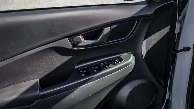 Hyundai Kona / Preferred 2.0L AWD / ПОДГРЕВИ / CARFAX /  - изображение 8