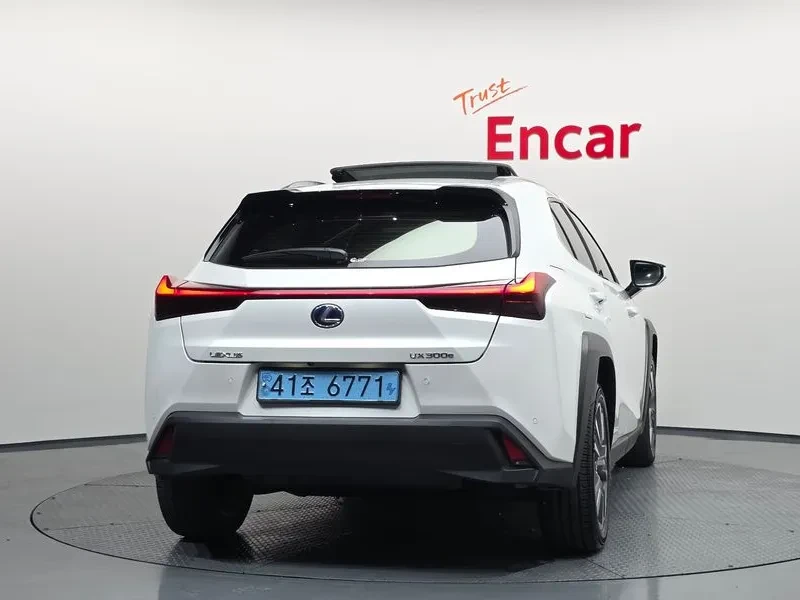 Lexus UX | Mobile.bg � ����������� 4