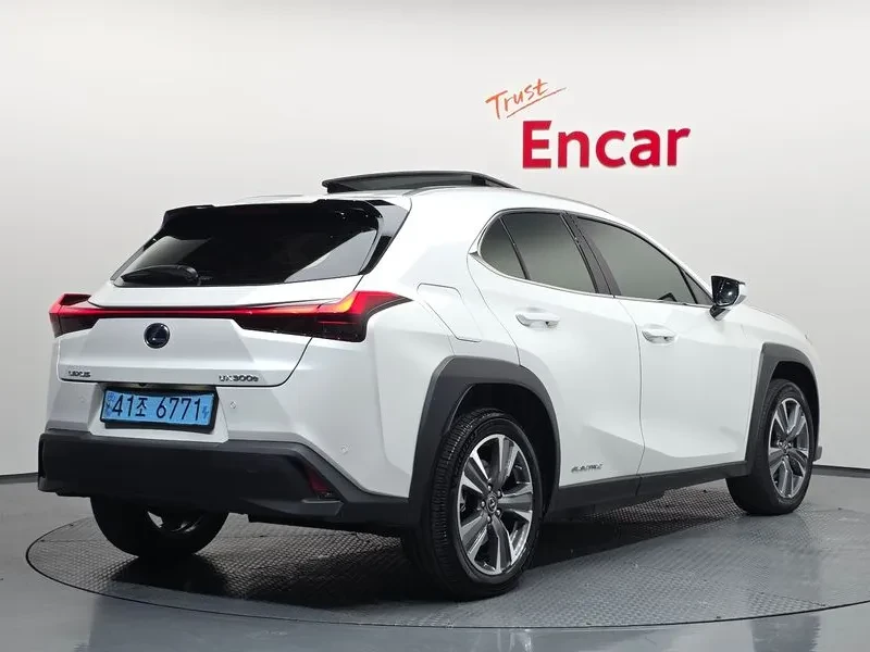 Lexus UX | Mobile.bg � ����������� 2