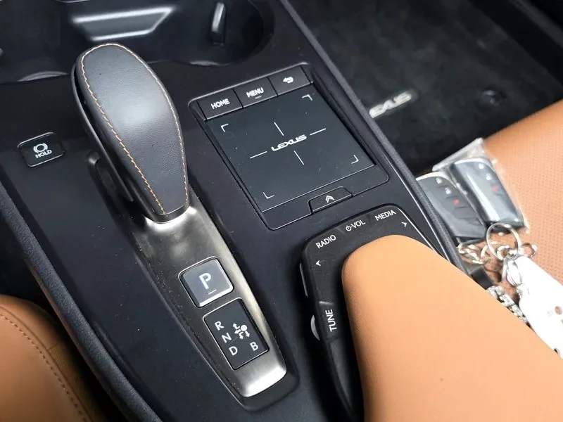 Lexus UX | Mobile.bg � ����������� 9