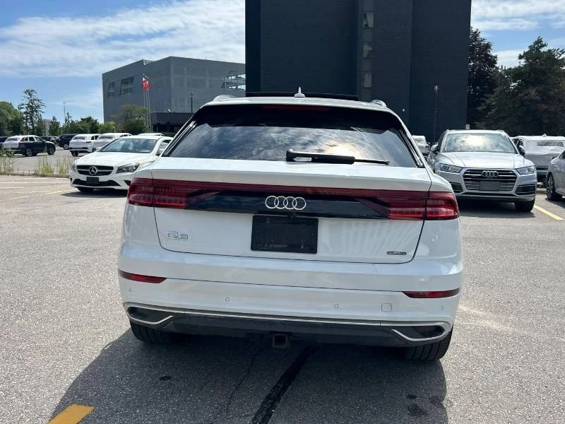 Audi Q8 * Technik * ОФИЦИАЛНО ПРЕДСТАВИТЕЛСТВО * ДИСТРОНИК, снимка 5 - Автомобили и джипове - 55691798