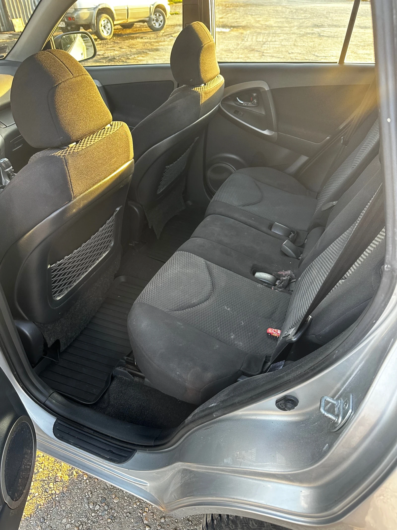 Toyota Rav4 2.2 Diesel - изображение 8