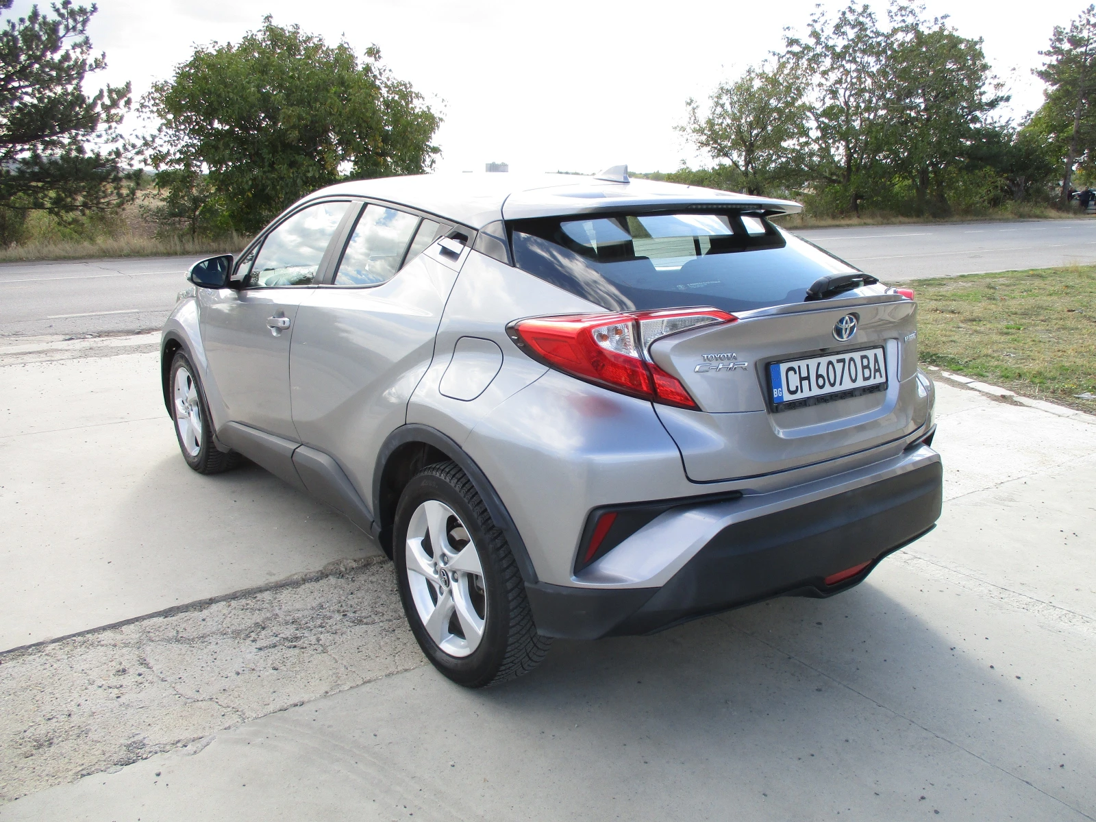 Toyota C-HR 1.8/БЕНЗИН-ХИБРИД/97кс./КАТО НОВА - изображение 6