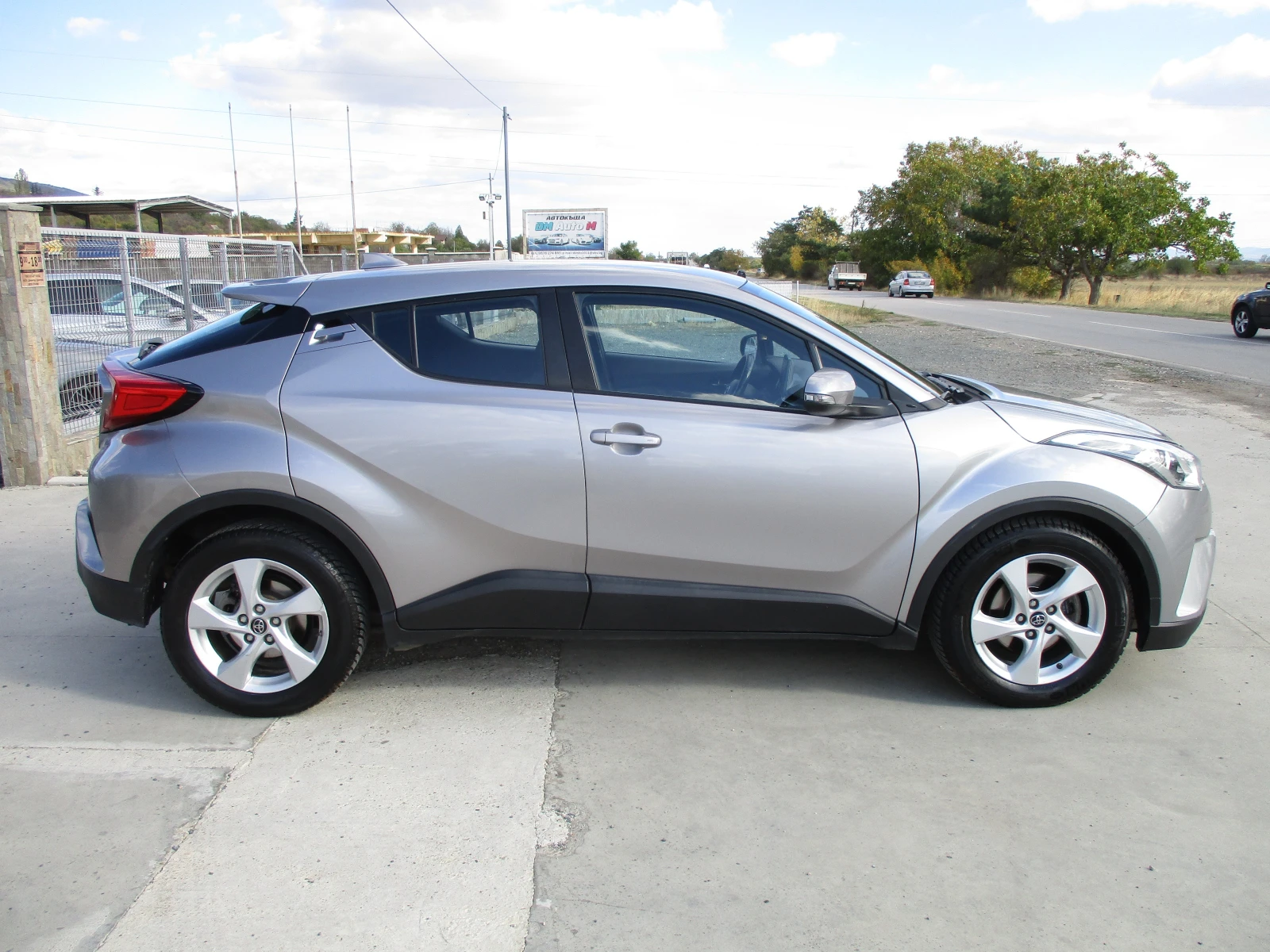 Toyota C-HR 1.8/БЕНЗИН-ХИБРИД/97кс./КАТО НОВА - изображение 3