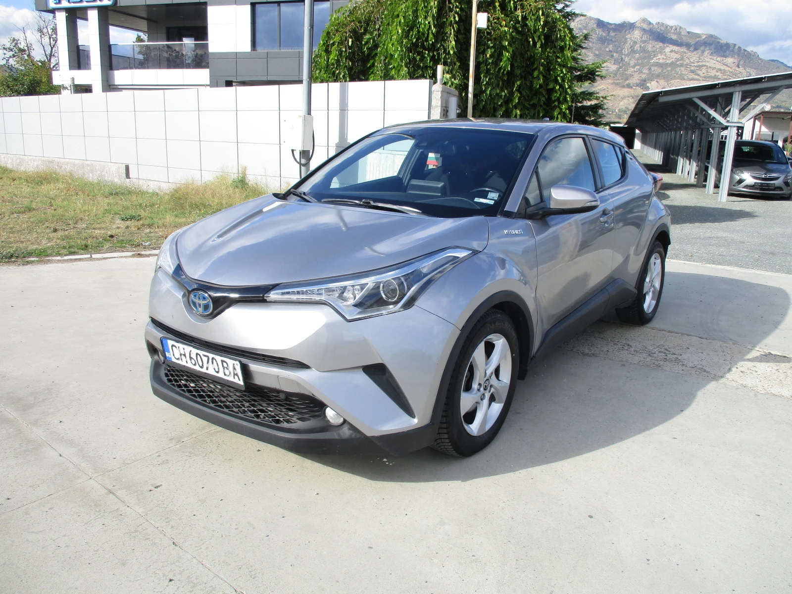 Toyota C-HR 1.8/БЕНЗИН-ХИБРИД/97кс./КАТО НОВА - изображение 8