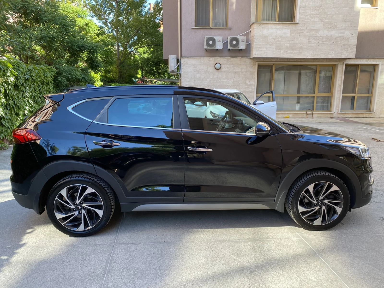 Hyundai Tucson 2.0 CRDI/ 4x4/ 185кс./ Style, снимка 4 - Автомобили и джипове - 54414952