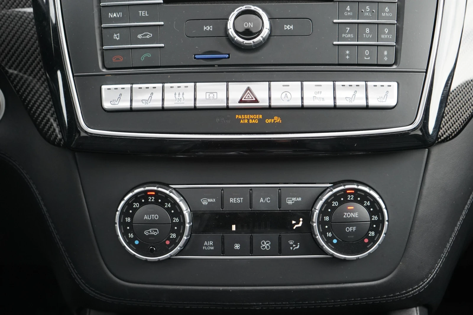 Mercedes-Benz GLE 63 AMG S* B&O* CARBON* DISTR* KEYLESS* 360* TV* PANO, снимка 11 - Автомобили и джипове - 54456098