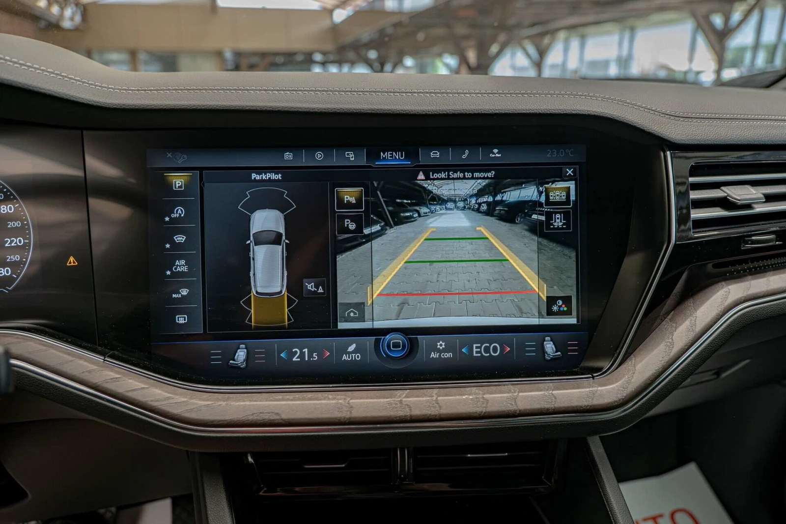 VW Touareg 3.0TDI/ACC/HuD/Virtual/Амбиент/Камера/Lane Assist/, снимка 10 - Автомобили и джипове - 54840339