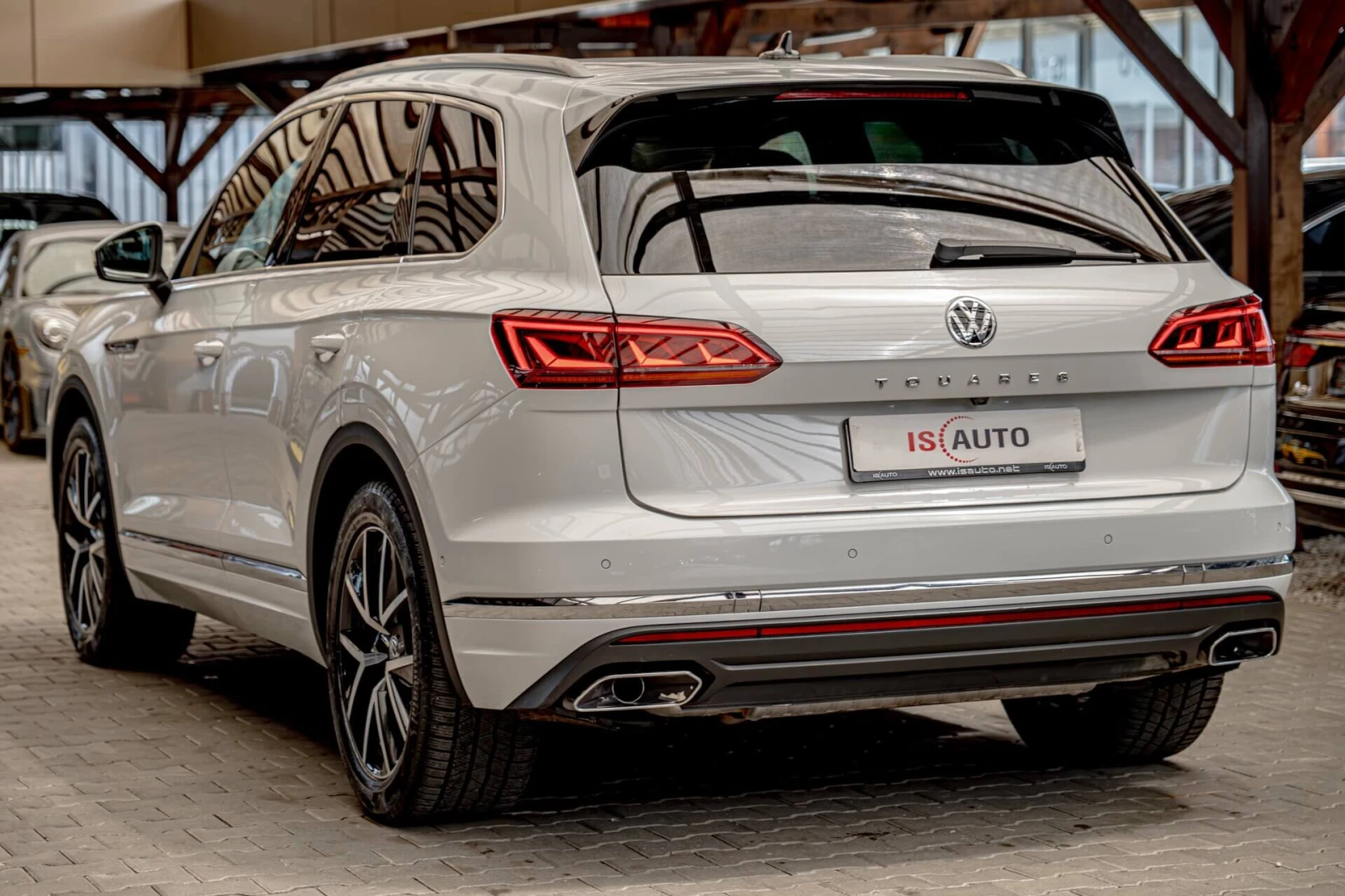 VW Touareg 3.0TDI/ACC/HuD/Virtual/Амбиент/Камера/Lane Assist/, снимка 5 - Автомобили и джипове - 54840339