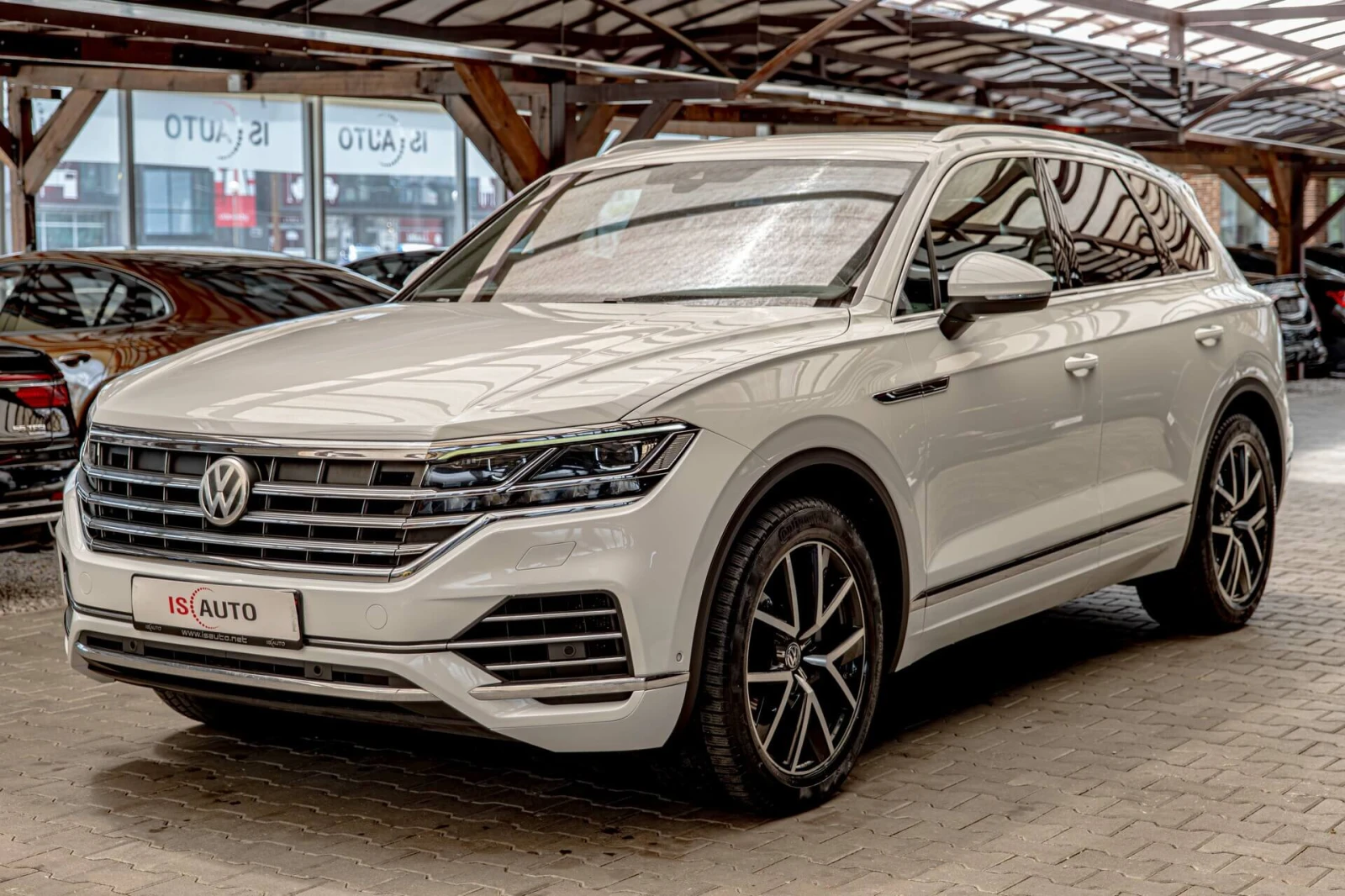 VW Touareg 3.0TDI/ACC/HuD/Virtual/Амбиент/Камера/Lane Assist/, снимка 3 - Автомобили и джипове - 54840339