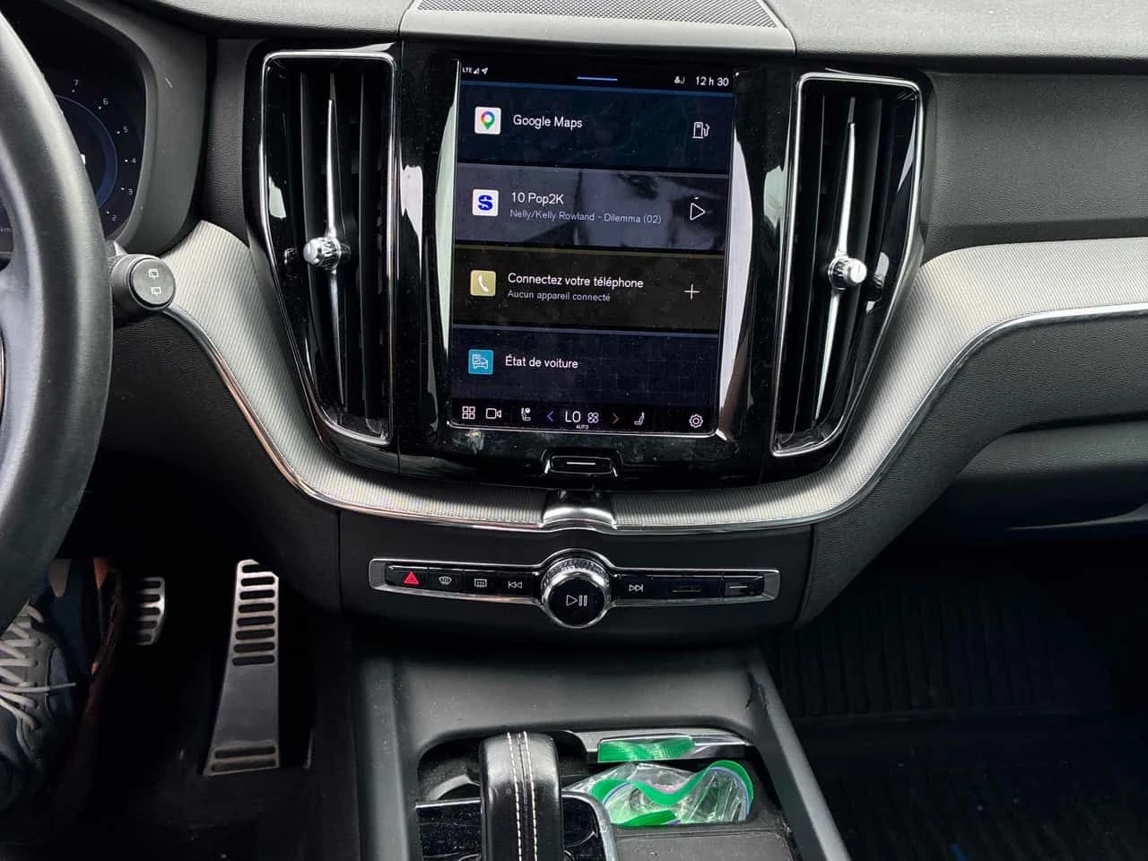 Volvo XC60 * R Design * CARFAX * ОПЦИЯ ЗА ФИНАНСИРАНЕ, снимка 9 - Автомобили и джипове - 54909763