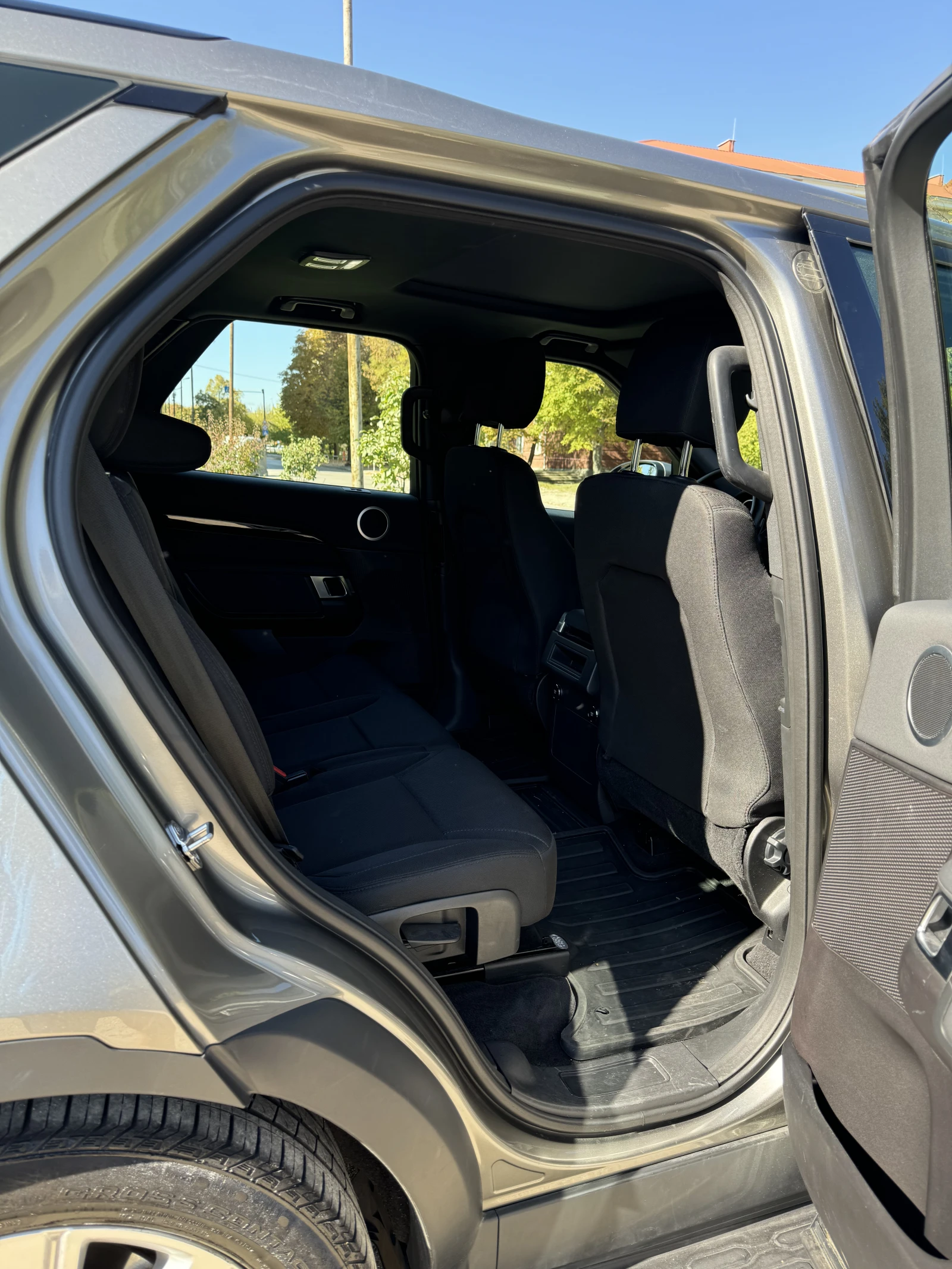 Land Rover Discovery, снимка 9 - Автомобили и джипове - 55047339