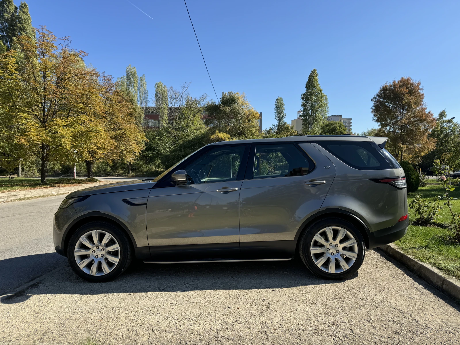 Land Rover Discovery, снимка 2 - Автомобили и джипове - 55047339