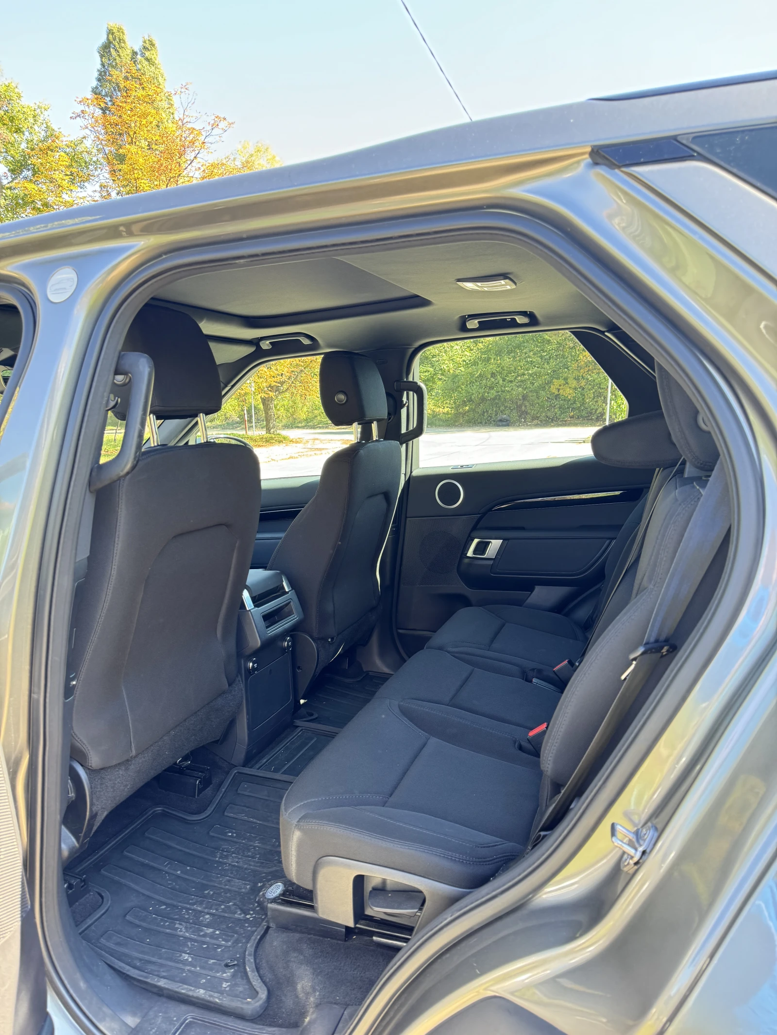 Land Rover Discovery, снимка 6 - Автомобили и джипове - 55047339