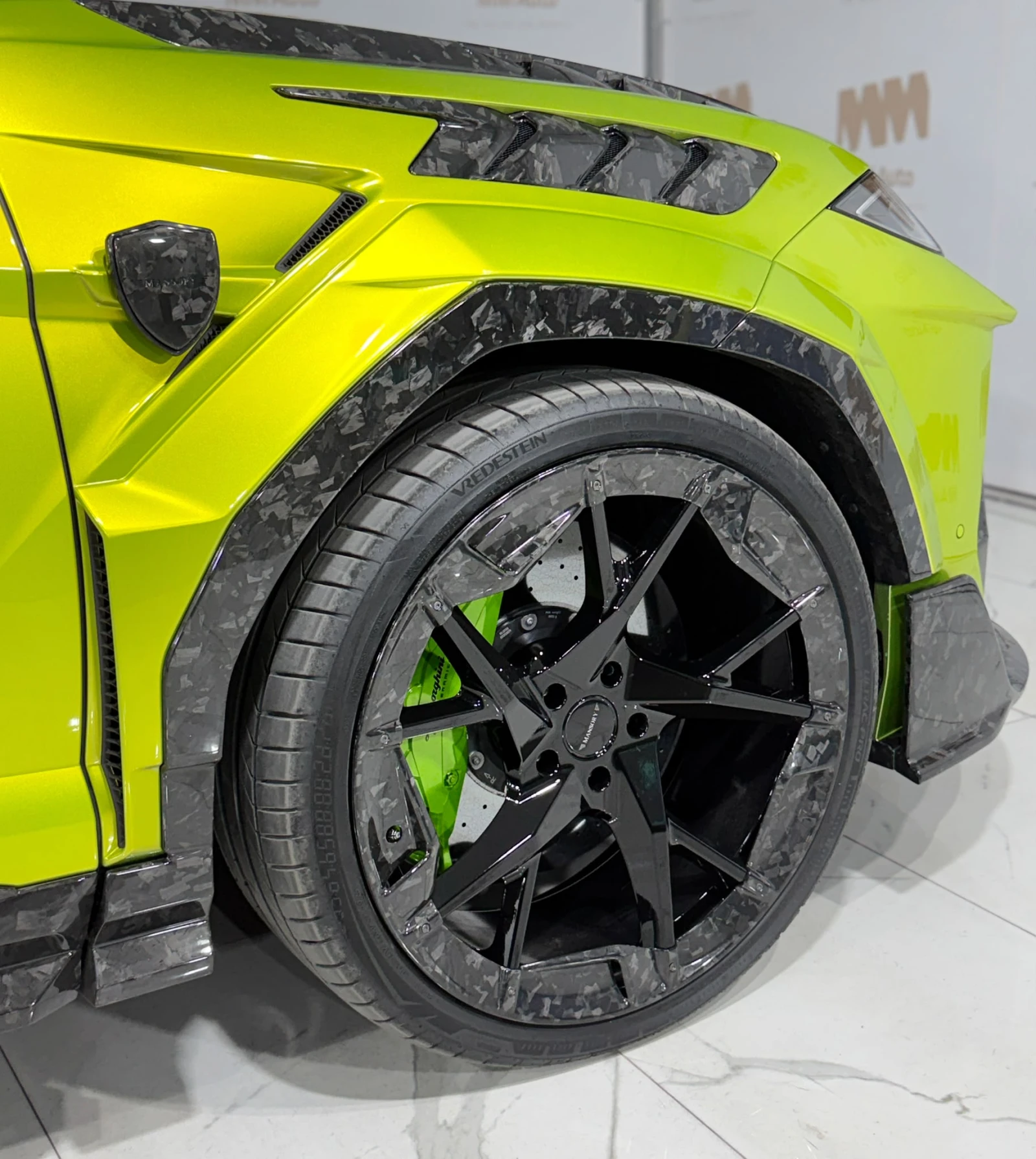 Lamborghini Urus SE* Mansory* Carbon, снимка 12 - Автомобили и джипове - 56438460